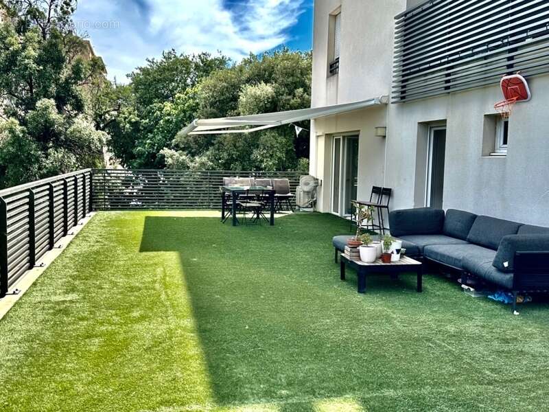 MARSEILLE 10EME, T4/5 de 100m2 avec Terrasse de 86m2, Double BOX Fermé et Place de Parking Privative - photo 15