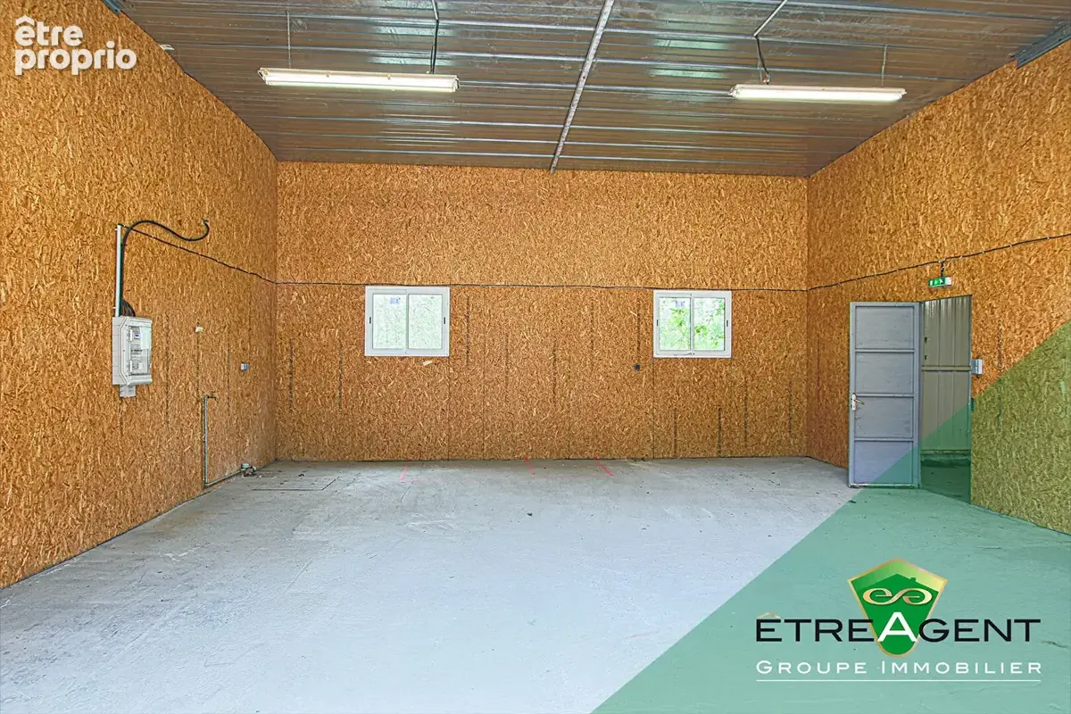 Local commercial Charleval 120m² - photo 2