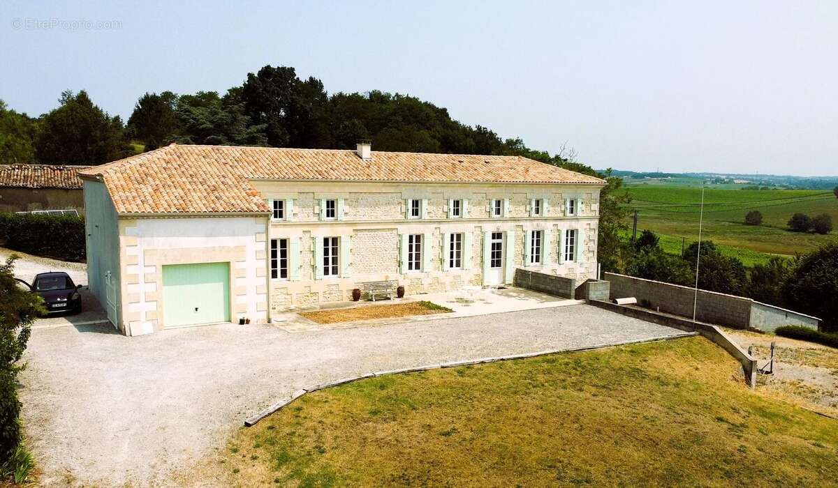 Maison à SAINT-GEORGES-DES-AGOUTS