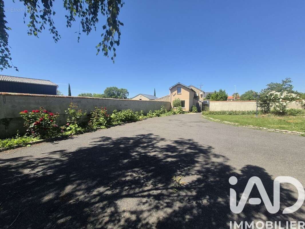 Maison 138 m² à Saint-Generoux  - photo 3