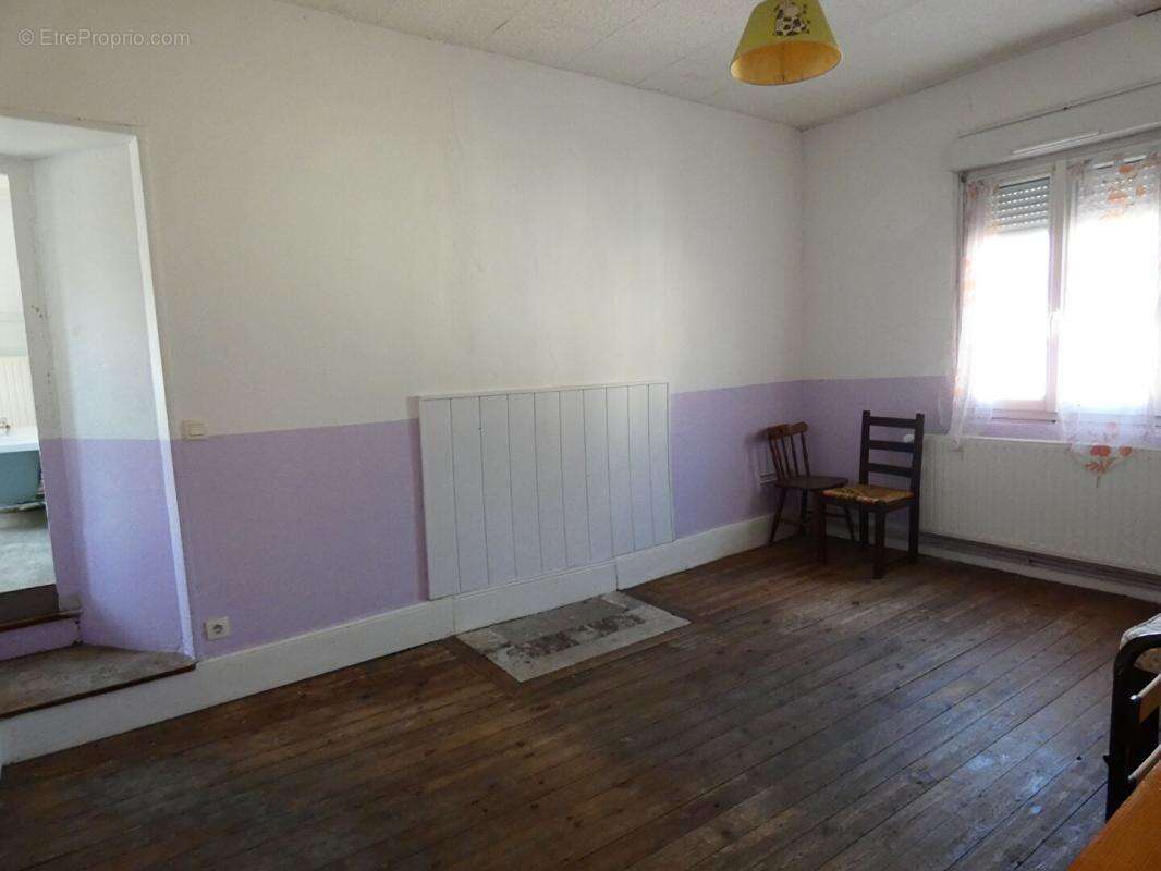 Appartement à IVRY-LA-BATAILLE