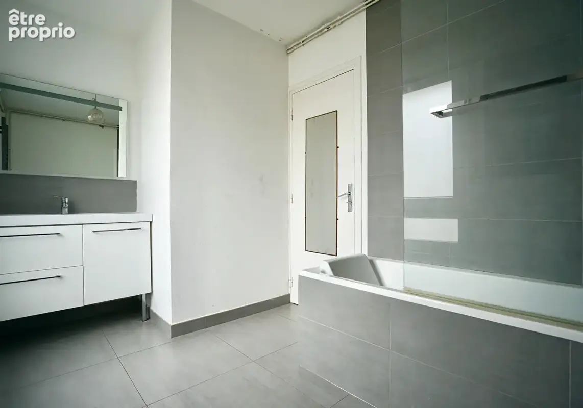 Lille hyper-centre - appartement traversant avec ascenseur - photo 8