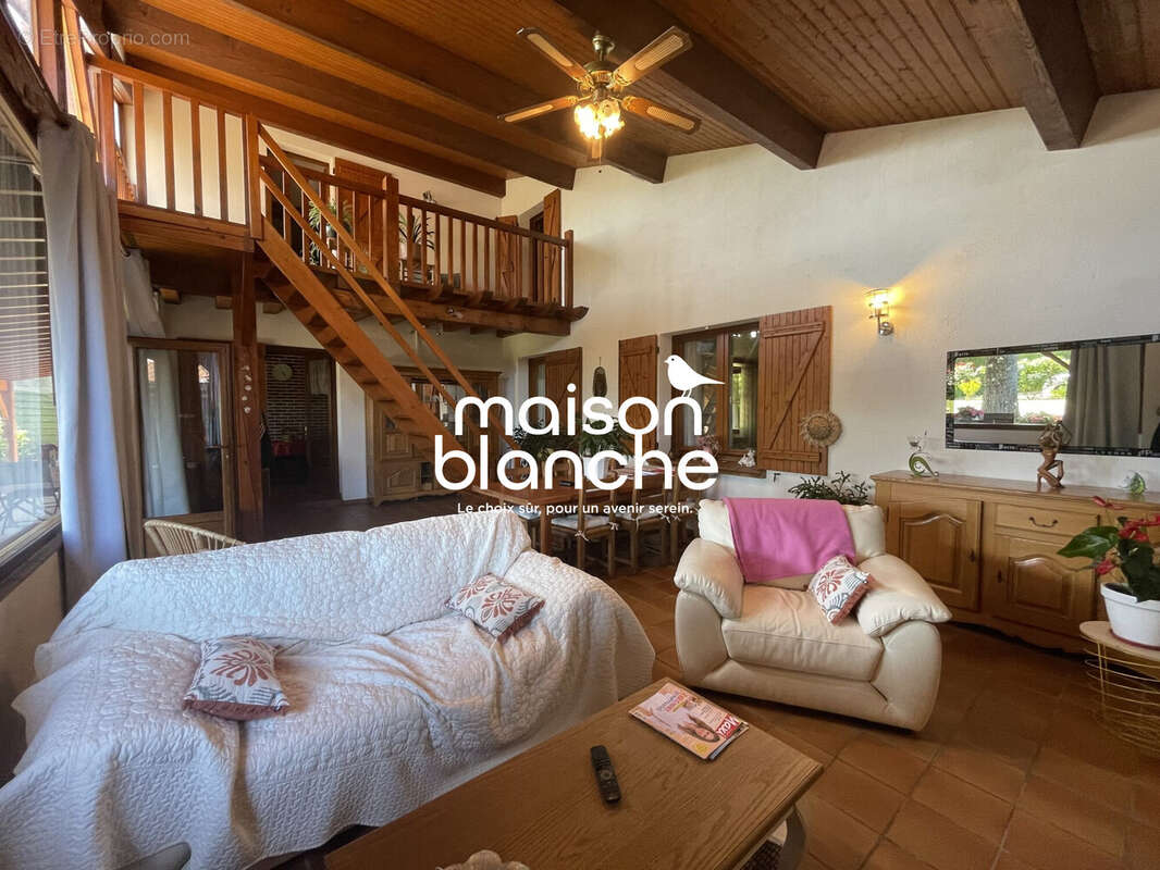 Maison à SAINT-EMILION