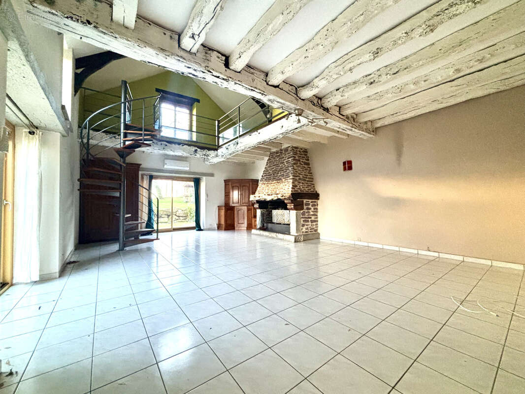 Maison à SAINT-GILLES