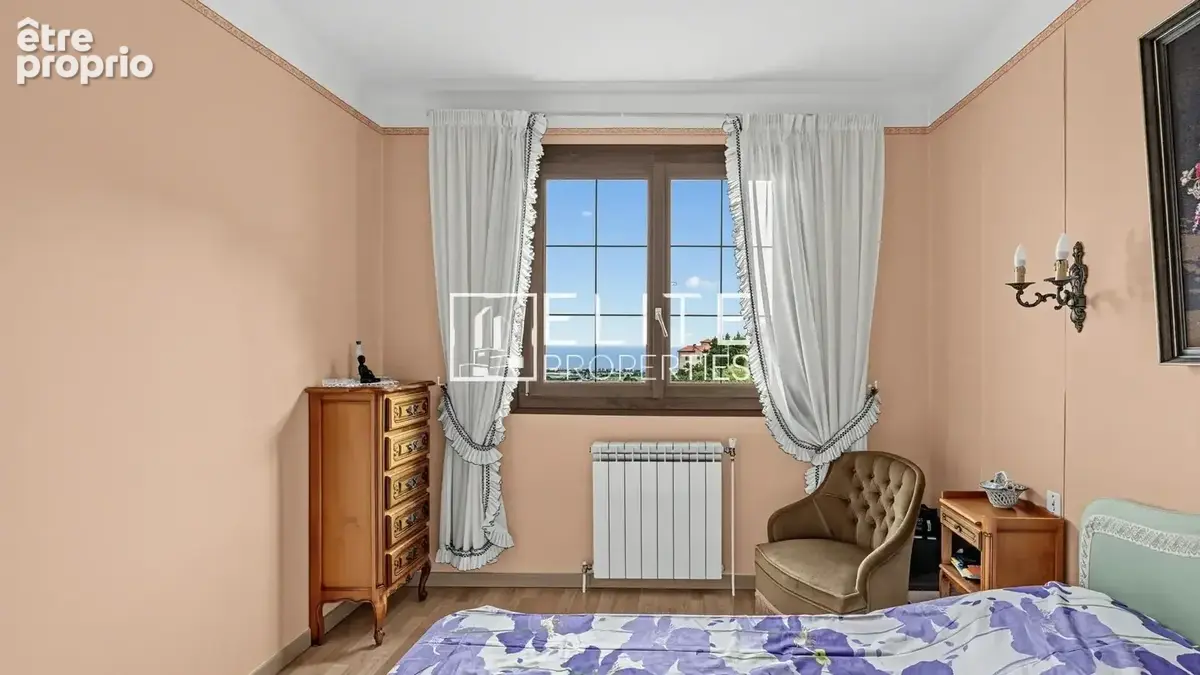 MANDELIEU-LA-NAPOULE (CAPITOU) : Maison à rénover, 110 m² habitables, vue panoramique mer et collines, terrain de 1 375 m² - photo 4