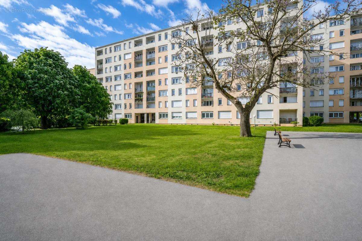 Appartement à SAINT-GRATIEN