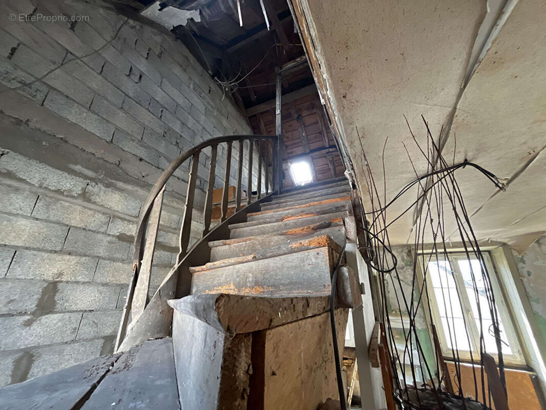 A vendre à Melgven - Appartement à rénover 2 pièce(s) 51 m2 - photo 4