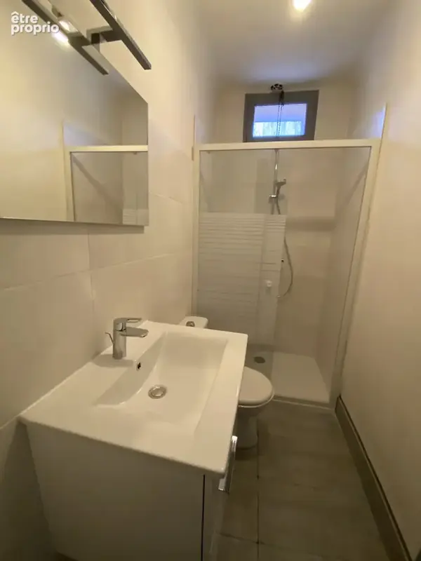 Maison de ville - 179 m2 de surfaces avec grand garage et cour/jardin interieur - photo 11