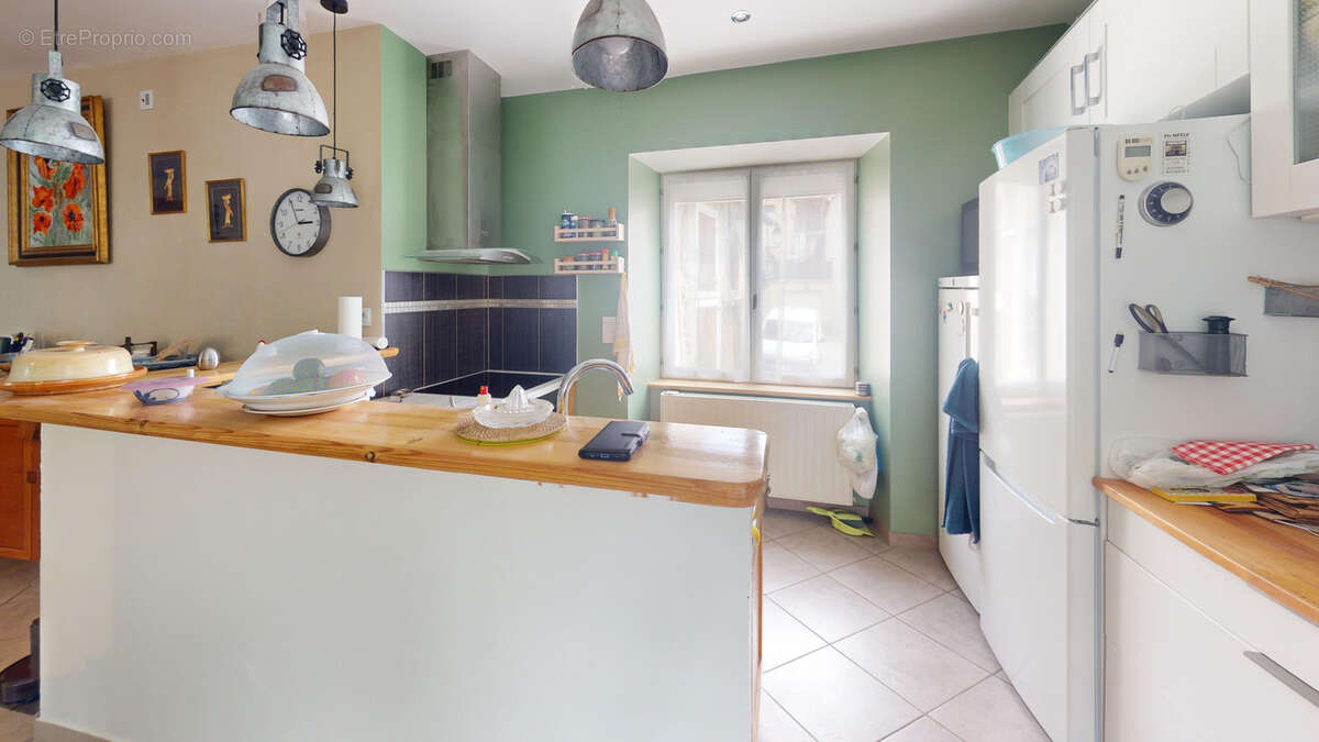 EN EXCLUSIVITE ! le prix d'un grand appartement! Maison de bourg de caractère rénovée, avec garage et terrasse - photo 16