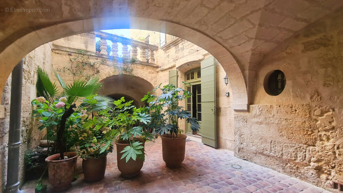 Appartement à UZES