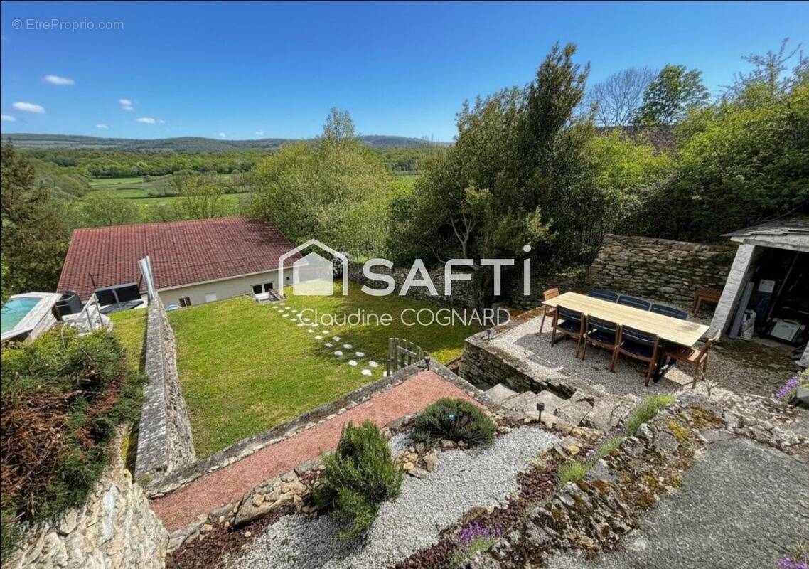 Photo 1 - Maison à CLUNY