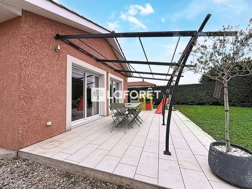 Maison à L&#039;ABERGEMENT-CLEMENCIAT