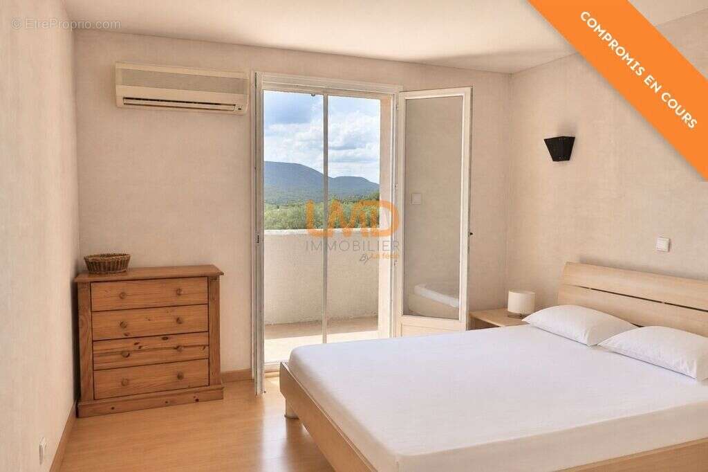 Saint Maximin la Sainte Baume: villa T7 de 155m2 sur terrain 290 - photo 13