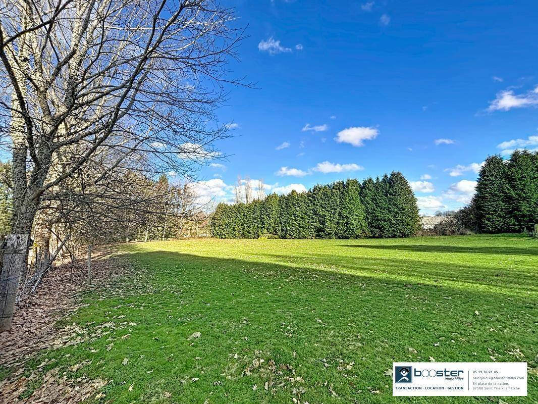 Terrain à SAINT-YRIEIX-LA-PERCHE