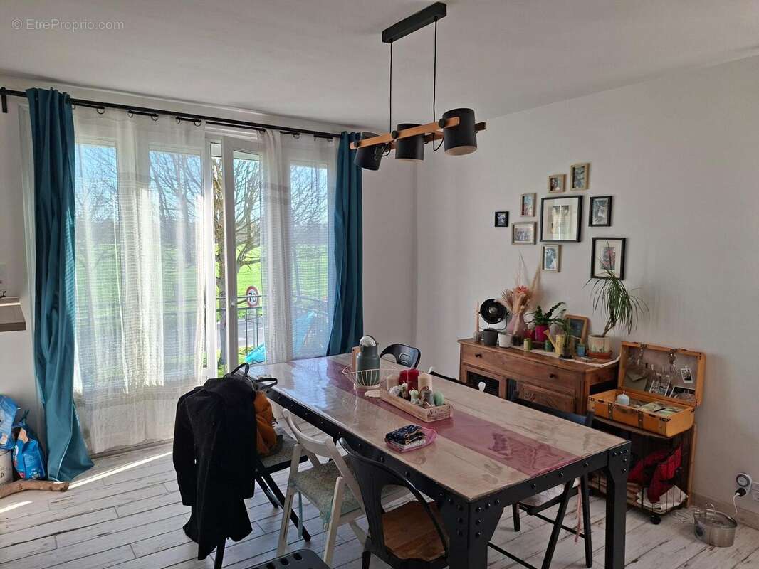 Photo 3 - Maison à CHEVILLY