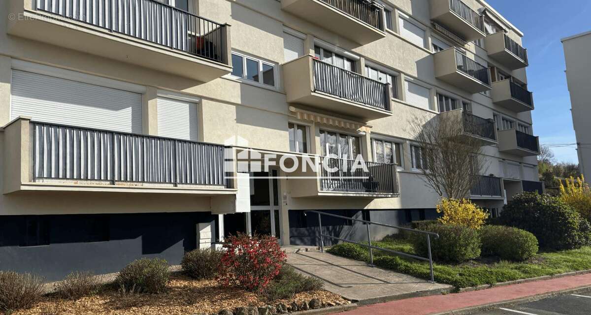 Appartement à VERRIERES-LE-BUISSON