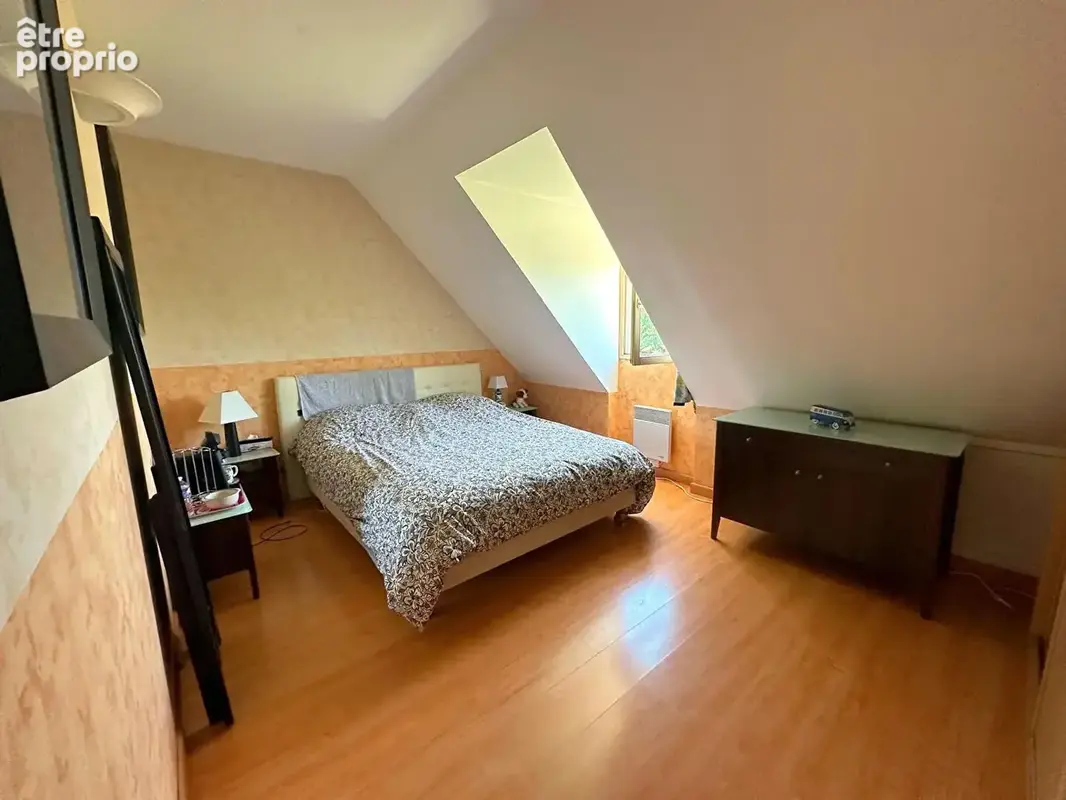 A VENDRE - Maison TRIE CHATEAU - 5 chambres - 122 m2/ Garage / Dépendance/ 1000 m² terrain - photo 8