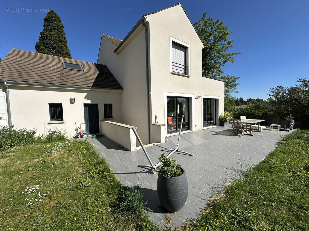 Maison à CRESPIERES
