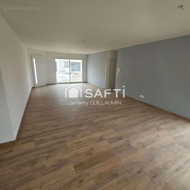Photo 3 - Maison à CUSSET