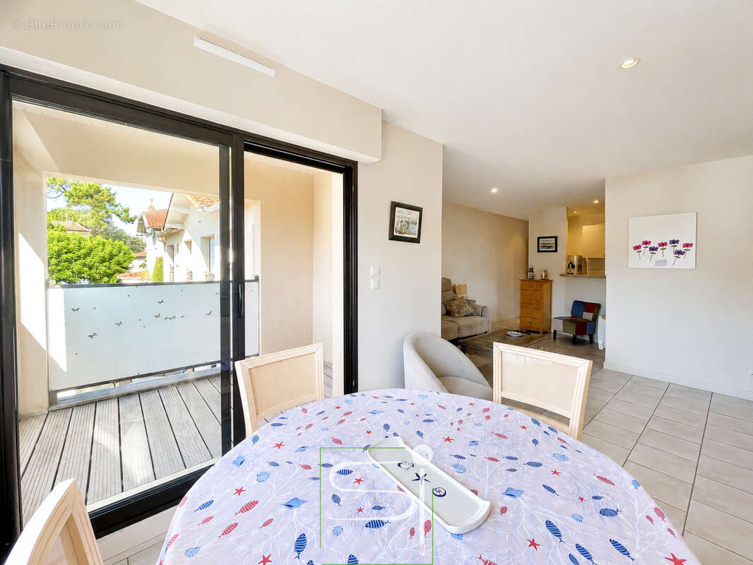 Royan   Pontaillac - appartement avec terrasse, garage et cave - photo 3