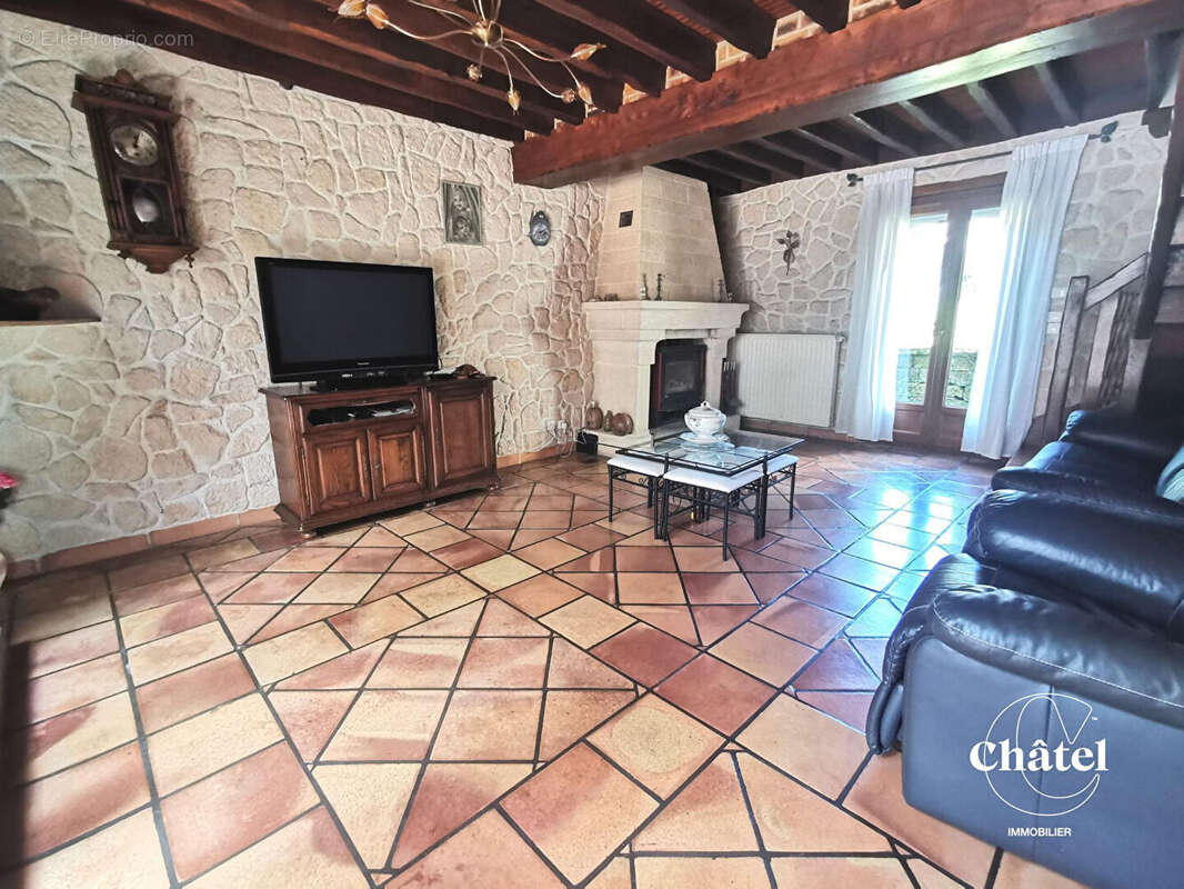 Maison à SAINT-VAAST-LES-MELLO