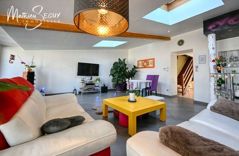 Maison à vendre 6 pièces SAINT ANDRE LE PUY avec grand terrain (42) - photo 2
