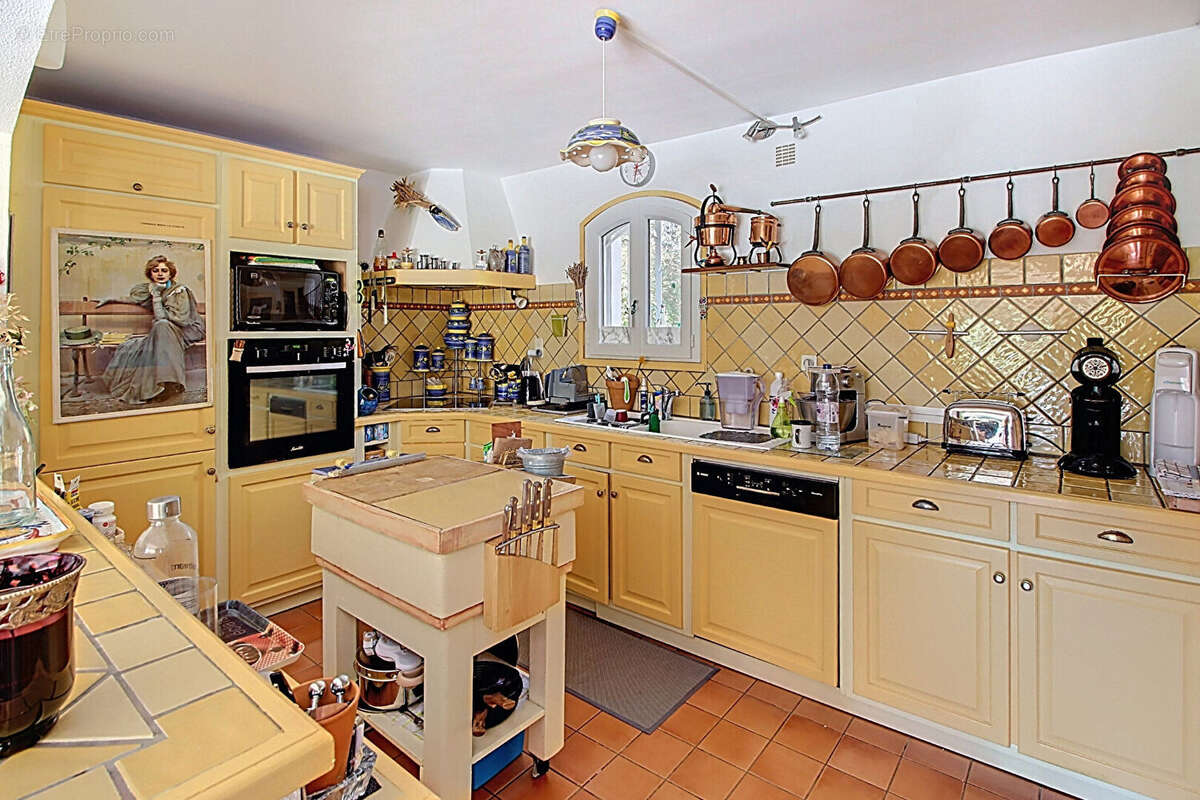 À VENDRE EN EXLUSIVITE!! Propriété  à TOURTOUR de 130m² + dépendance de 20m² + agrandissement possible + piscine le tout sur un  - photo 6