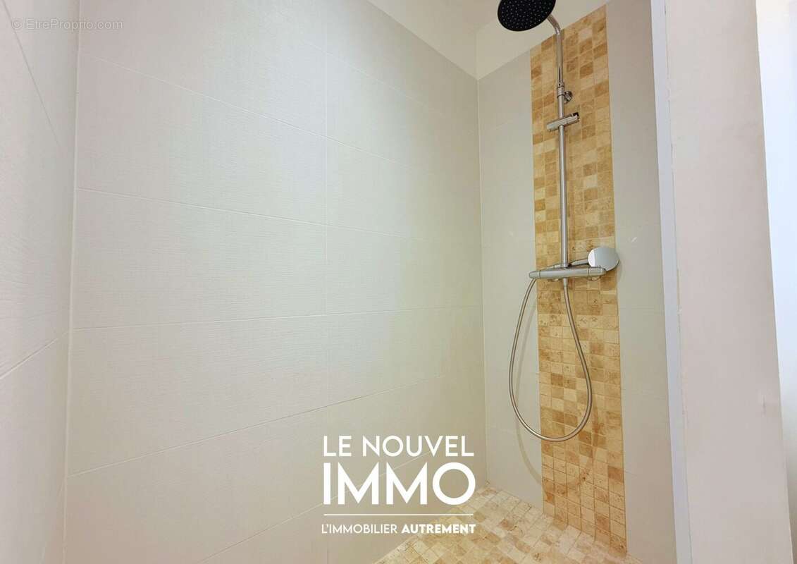 Maison 64 m² à Rognac  - photo 7