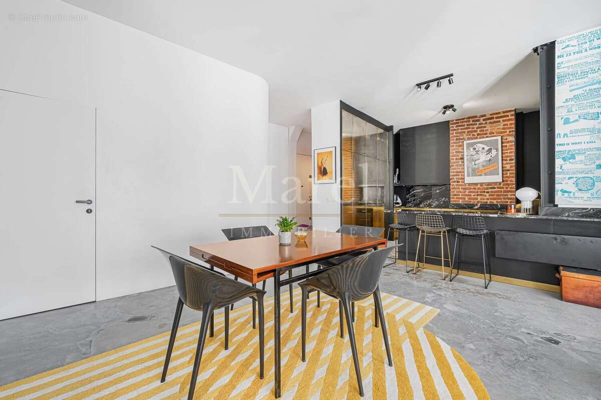 Appartement à PARIS-9E