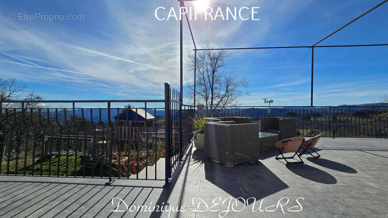 Ardèche - Magnifique Maison d'architecte de 184 m² habitable - Bel espace extérieur - Vue panoramique sur les montagnes ardèchoi - photo 17