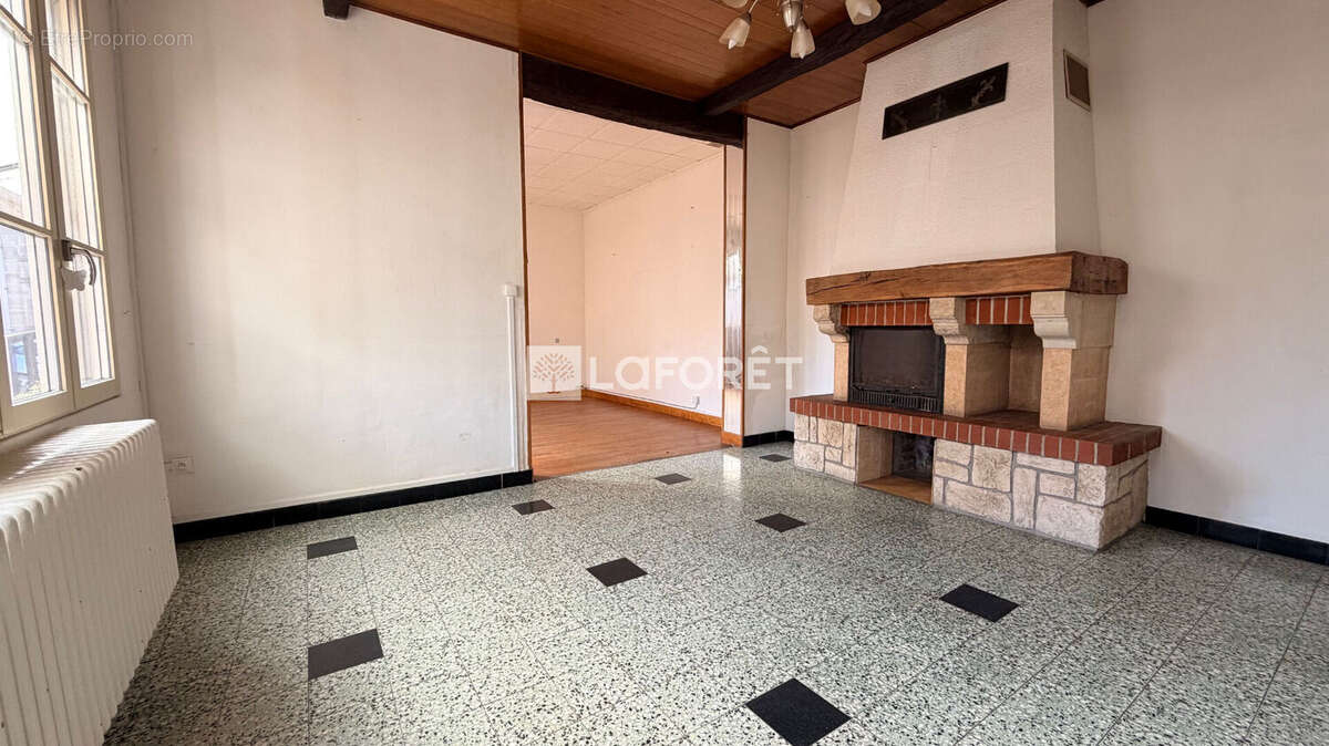 Maison à SAINTE-MENEHOULD