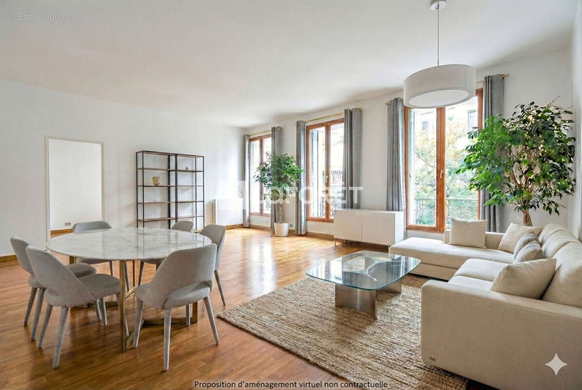 Appartement à PARIS-16E