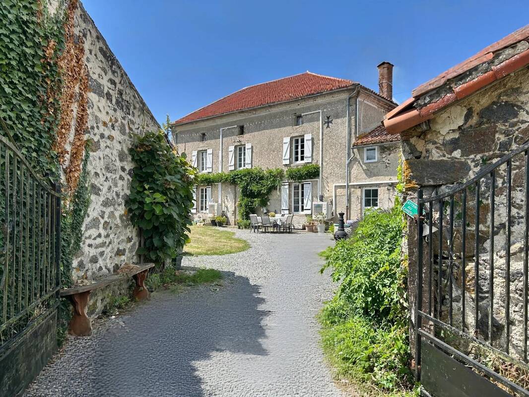 Ferme de caractère avec 4 à 5 chambres, 1,5 hectares de terrain et possibilité de gîte - photo 17