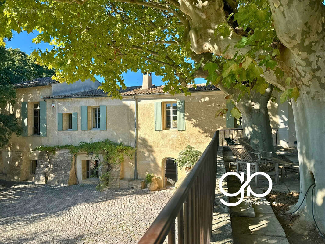 Domaine de prestige du xviiie siècle avec 2,6 hectares entre montpellier, nîmes et uzès - photo 5