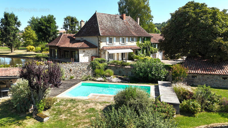Maison à LA CLAYETTE