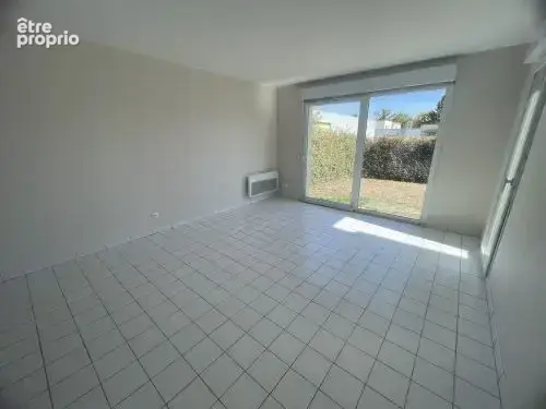 Pavillon sur terrain arboré de 70m² idéalement situé à proximité de la Tangentielle et des commodités - photo 6