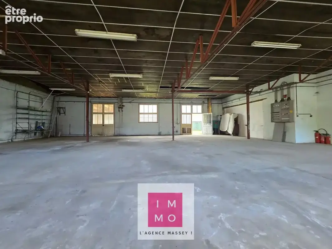 Maison  t3 plain pied 92m² + atelier/depot 222m² + dépendances 140m² - photo 6