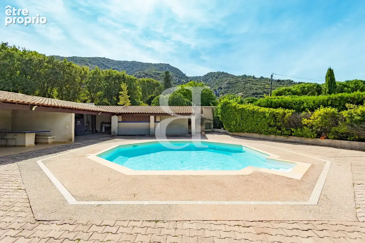 Maison 7 pièces 209 m² à vendre à Maubec (84660) - photo 2