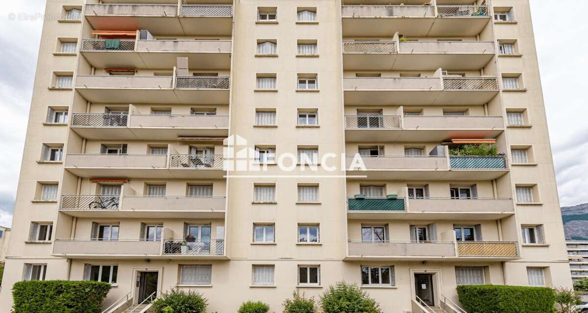Appartement à MEYLAN