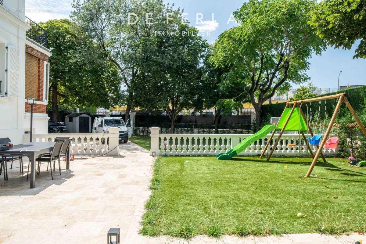 Maison à SAINT-MANDE