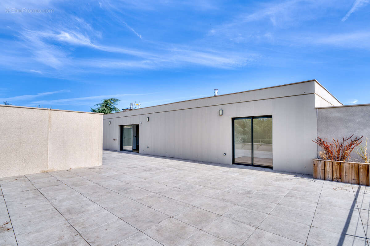 Écully   Appartement T4 en attique avec terrasse de 172 m2 - photo 6