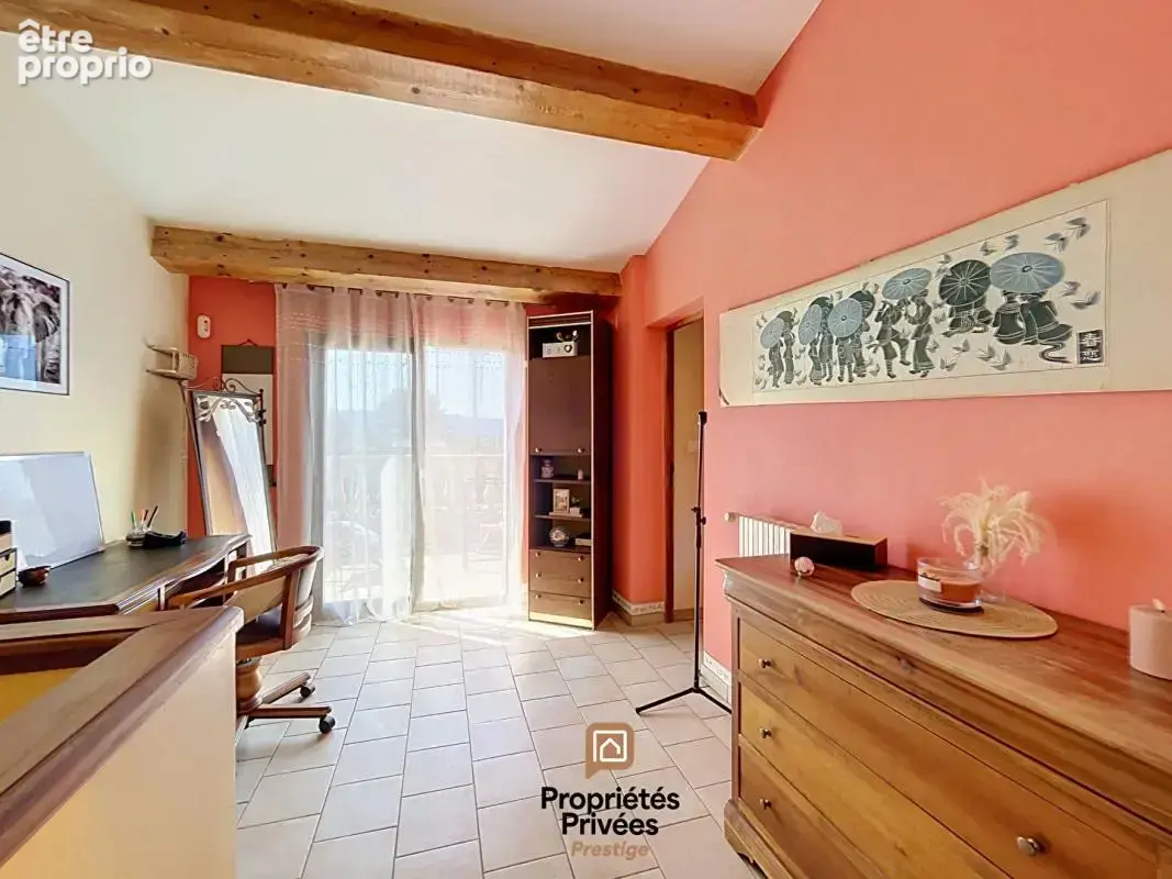 Pourrières - 2 habitations, 207 m², piscine, garage, terrain 4 000 m² - photo 17