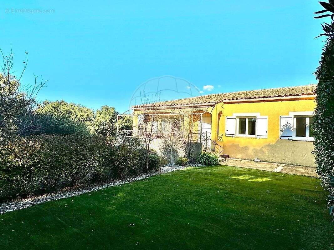 Maison à SAINTE-ANASTASIE