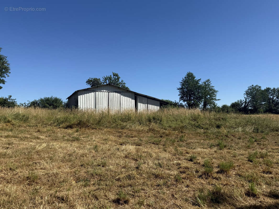 Terrain à BEYSSENAC