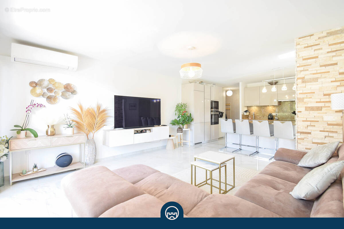 Appartement à SAINT-LAURENT-DU-VAR