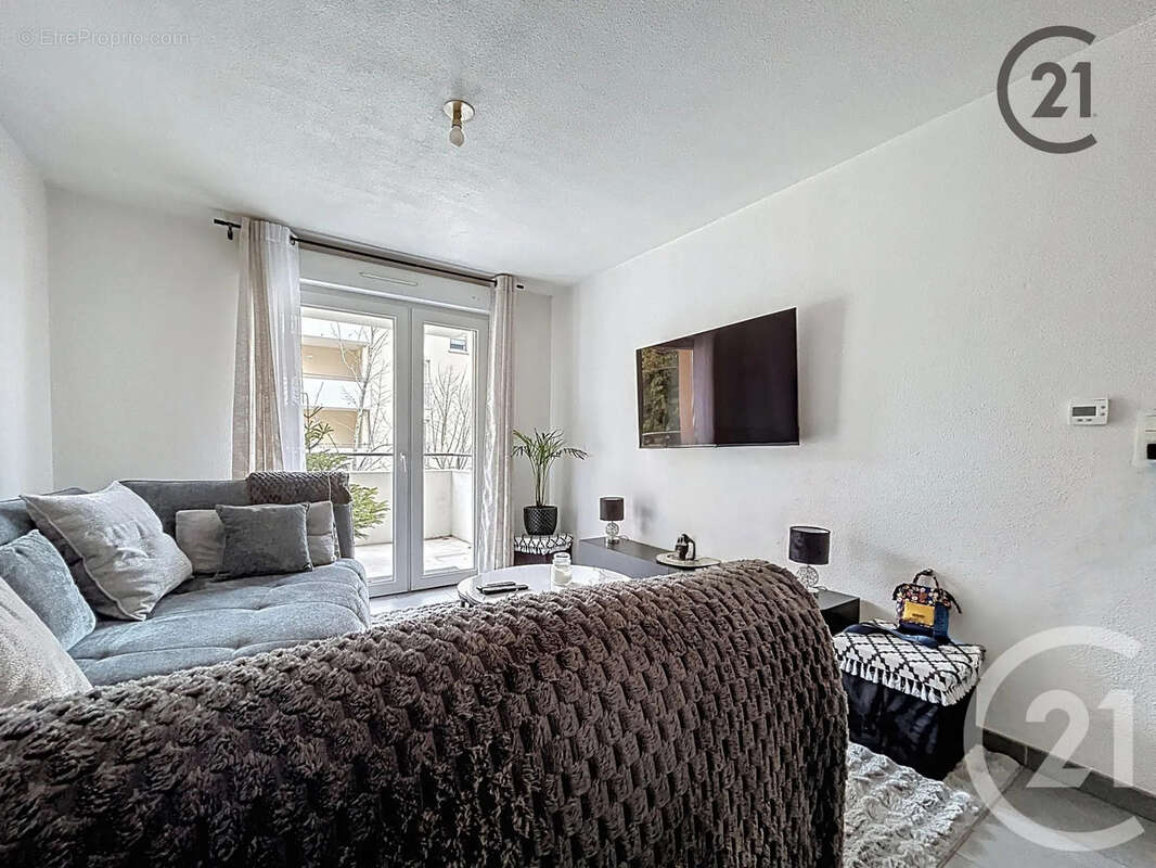 Appartement à SAINTE-SAVINE