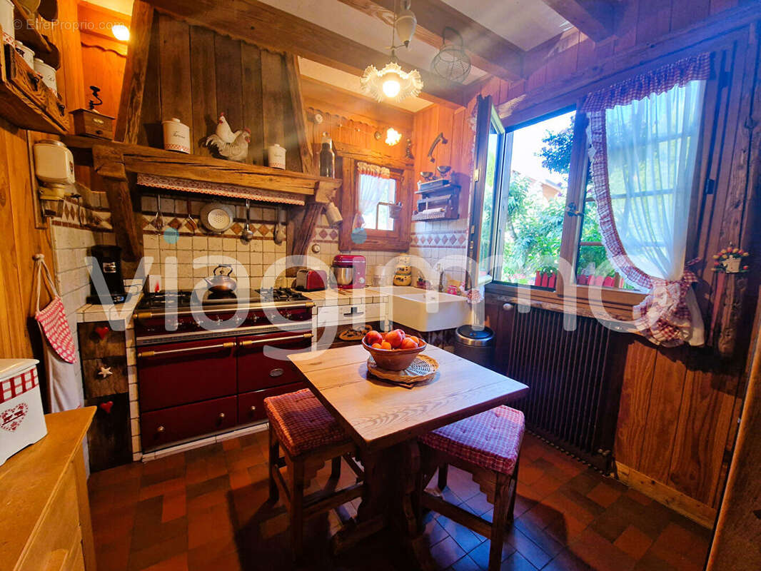 Maison à THOLLON-LES-MEMISES