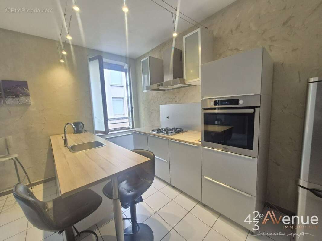 Appartement à SAINT-ETIENNE
