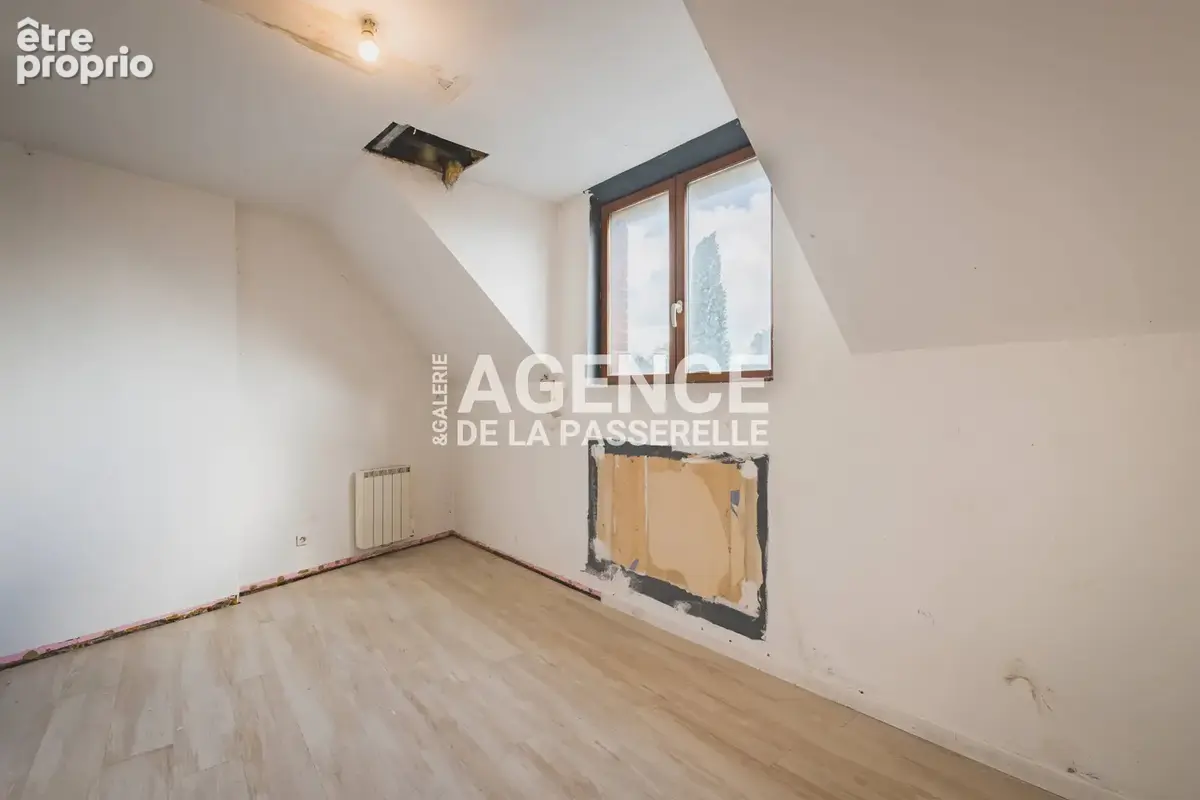Maison rénovée de 118m2, 4 chambres, jardin et piscine. - photo 21