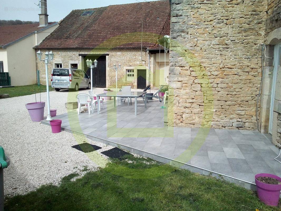 Maison à MONT-LES-NEUFCHATEAU